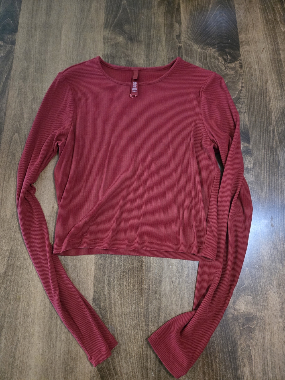 Skims Ribbed Long-Sleeve Crop Top - Burgundy